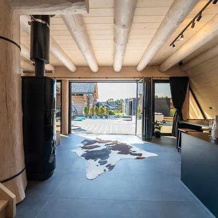 Stylish A-frame With Hot Tub By The Semesterbostad Liptovský Trnovec