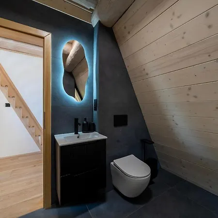別荘 Stylish A-frame With Hot Tub By The Liptovský Trnovec