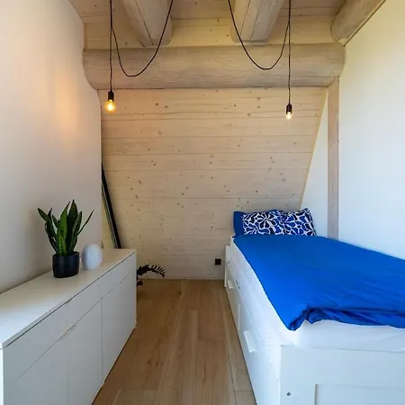 Stylish A-frame With Hot Tub By The Semesterbostad *